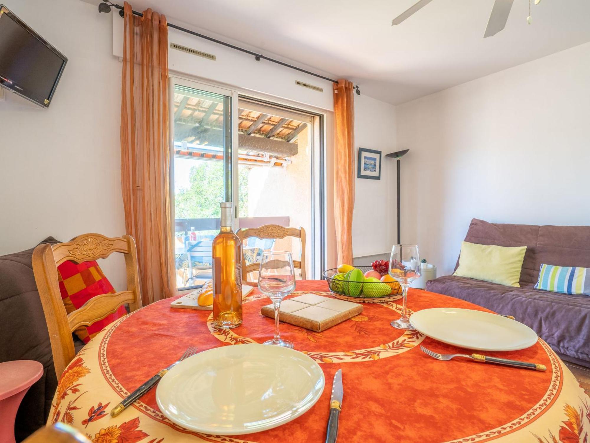 Le Weekend By Interhome * La Madrague