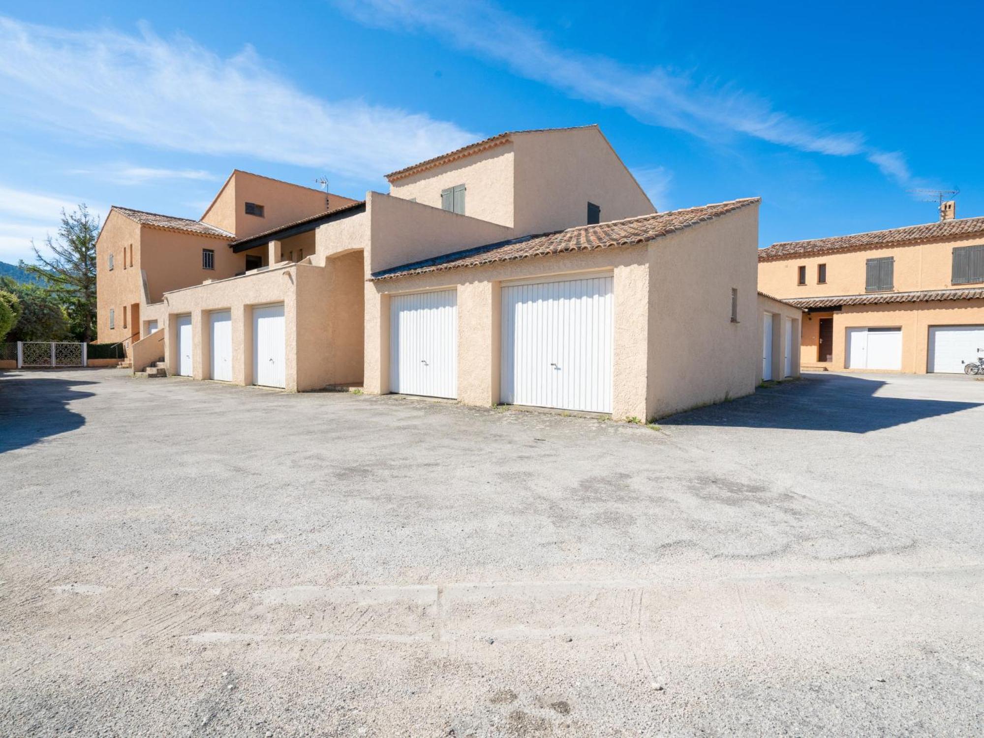 Le Weekend By Interhome * La Madrague